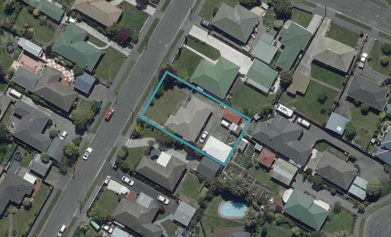 8 Bourne Crescent, Papanui, Christchurch - Carousel 1
