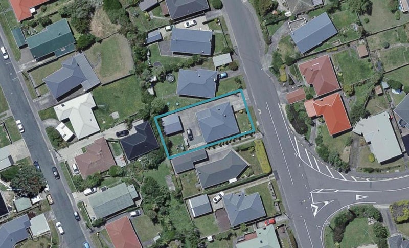45 Kenmore Street, Newlands, Wellington - Carousel 1