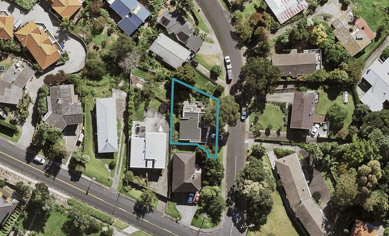 35 Deuxberry Avenue, Northcote, Auckland - Carousel 1