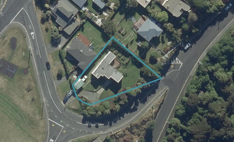 27 Mathieson Street, Waverley, Dunedin - Carousel 1