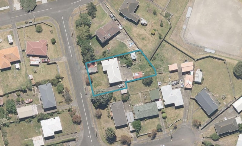 1 Andrews Place, Gonville, Whanganui - Carousel 1