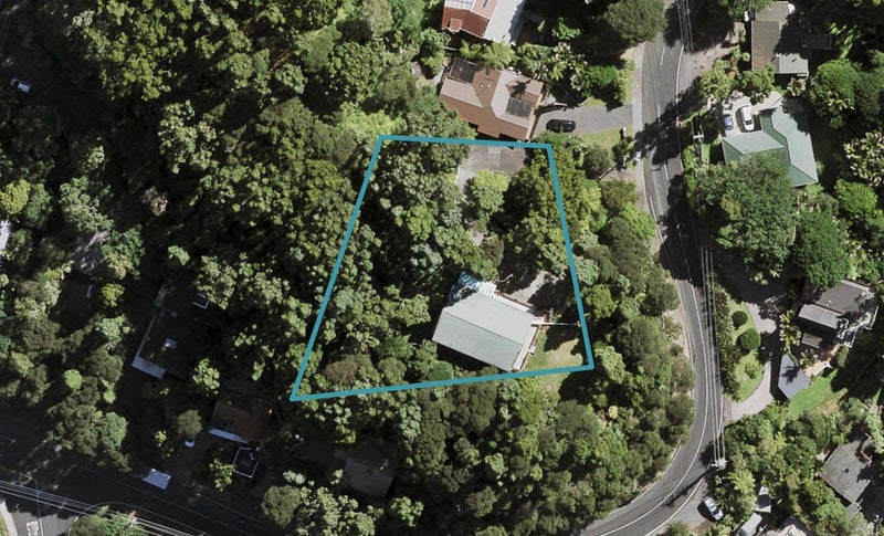 12 Takahe Road, Titirangi, Auckland - Carousel 1