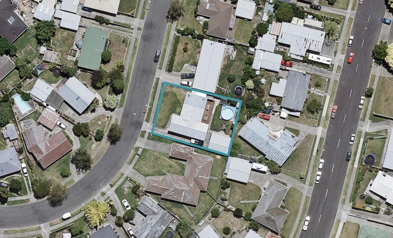 9 Robinson Crescent, Tamatea, Napier - Carousel 1