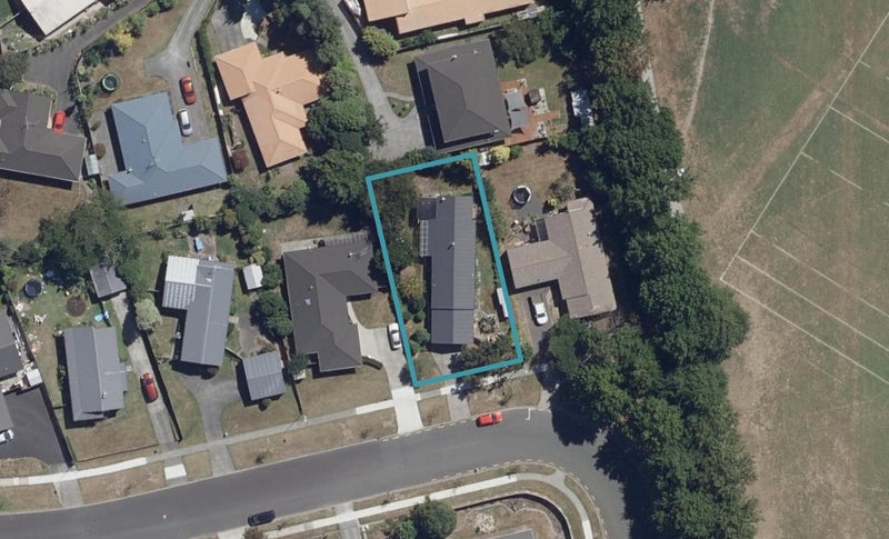23 Commodore Avenue, Flagstaff, Hamilton - Carousel 1