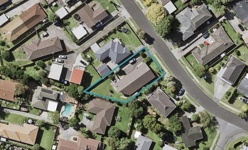 1/57 Luton Avenue, Sunnyhills, Auckland - Carousel 1