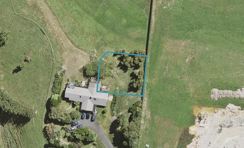 16 Vogwill Road, Kumeū - Carousel 1