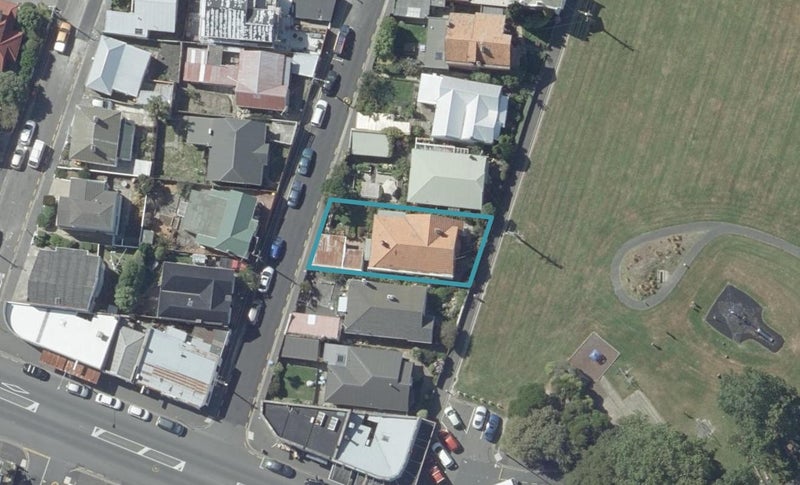 10 Parkhill Avenue, Mornington, Dunedin - Carousel 1