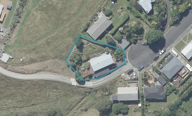 16 Springdon Avenue, Sawyers Bay, Port Chalmers - Carousel 1