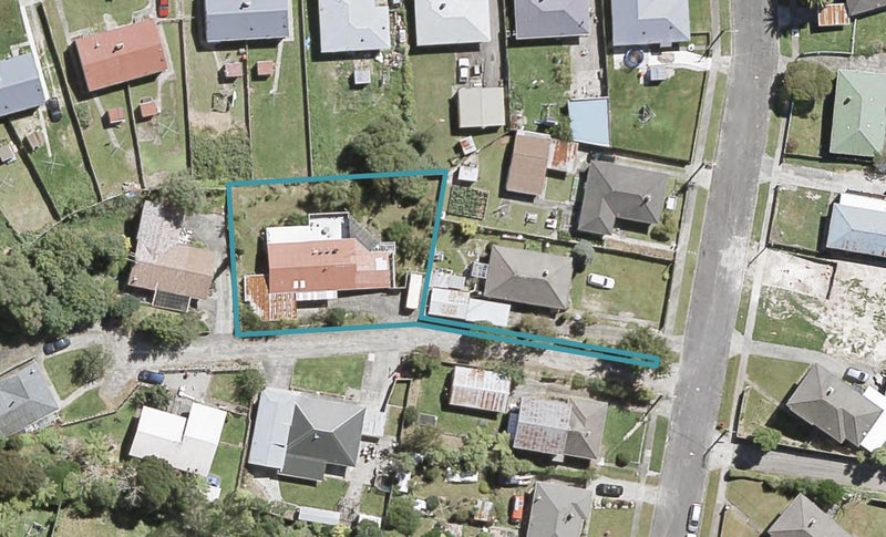 32 Thomson Grove, Stokes Valley, Lower Hutt - Carousel 1