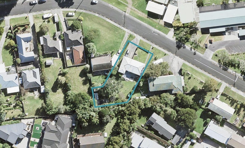 4 Alexander Avenue, Torbay, Auckland - Carousel 1
