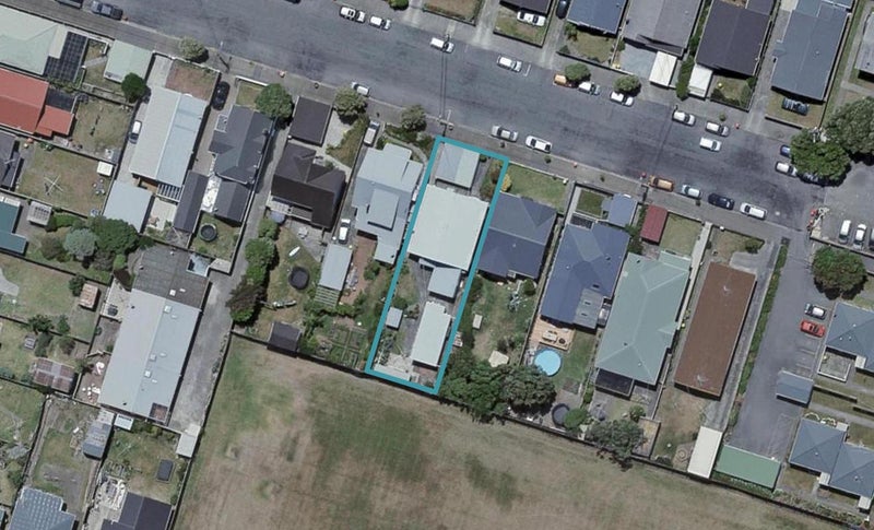 92 Endeavour Street, Lyall Bay, Wellington - Carousel 1