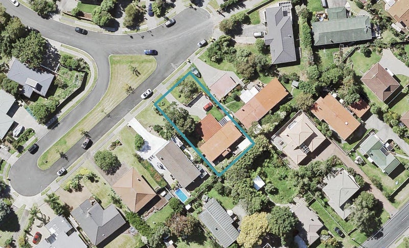 21 Hollyhock Place, Browns Bay, Auckland - Carousel 1