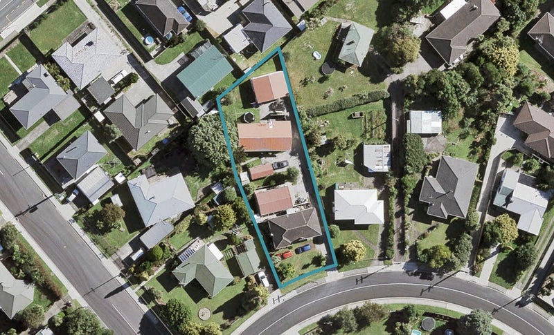 2/4 Sutton Crescent, Papakura, Papakura - Carousel 1