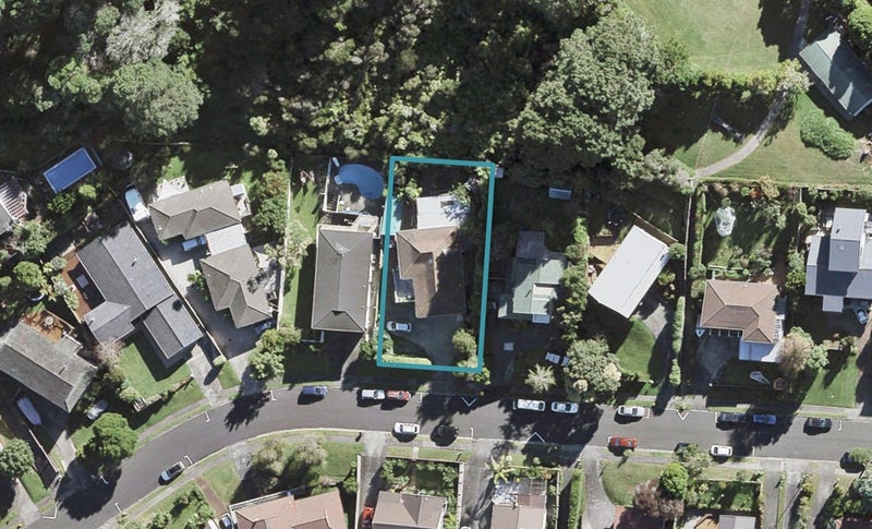16 Montclair Rise, Browns Bay, Auckland - Carousel 1
