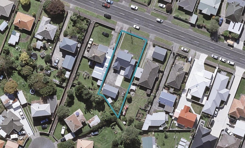 320 Carrington Street, Vogeltown, New Plymouth - Carousel 1