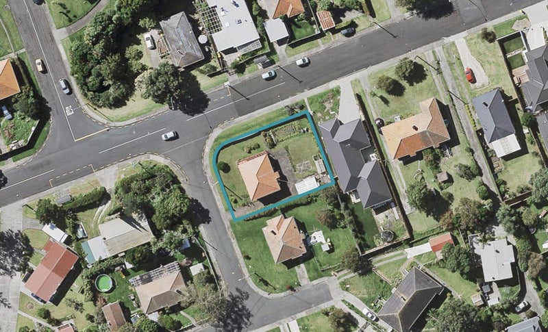 2 Moa Street, Belmont, Auckland - Carousel 1