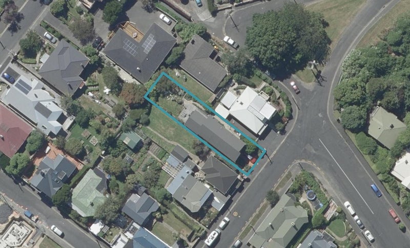 43 Falkland Street, Maori Hill, Dunedin - Carousel 1