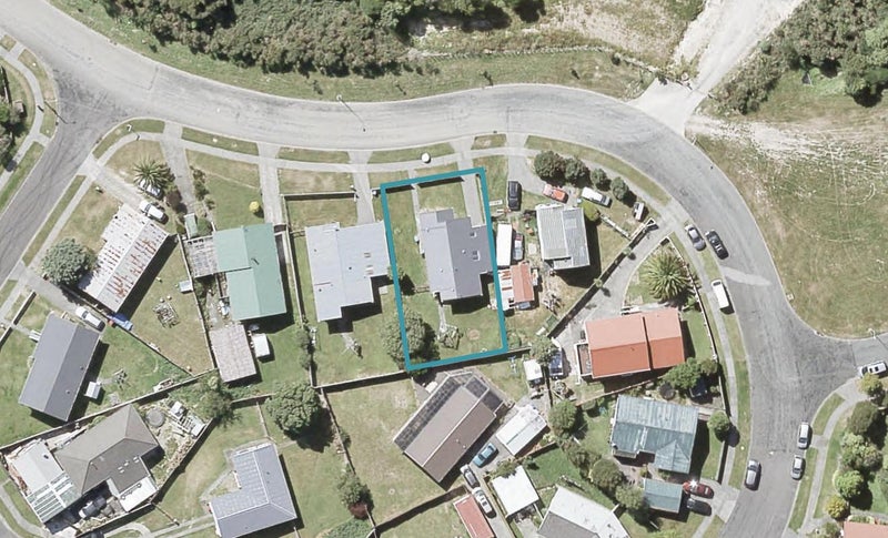 51 Antrim Crescent, Wainuiomata, Lower Hutt - Carousel 1