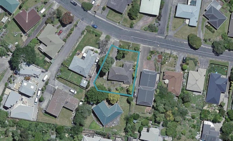 51 Larsen Crescent, Tawa, Wellington - Carousel 1