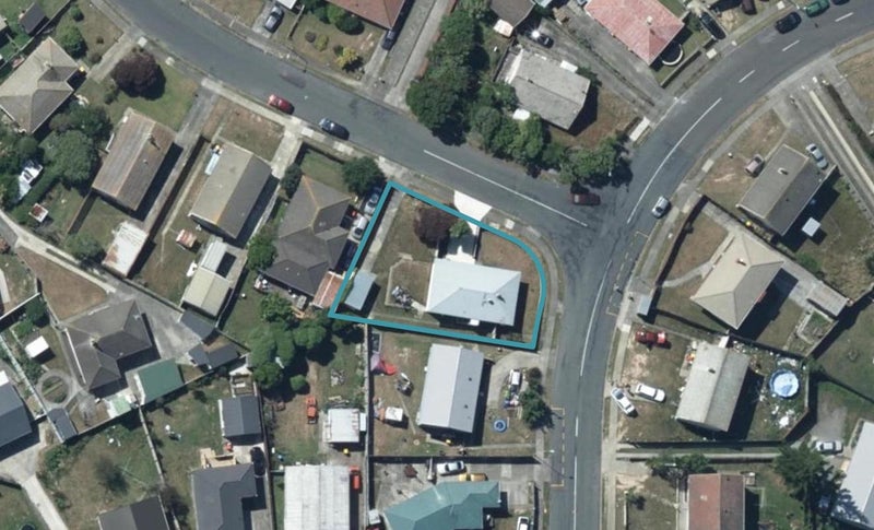 24 Takapuwahia Drive, Takapuwahia, Porirua - Carousel 1