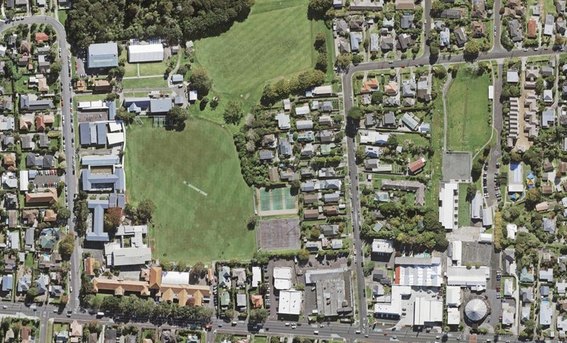 1/24 Gladstone Road, Northcote, Auckland - Carousel 1