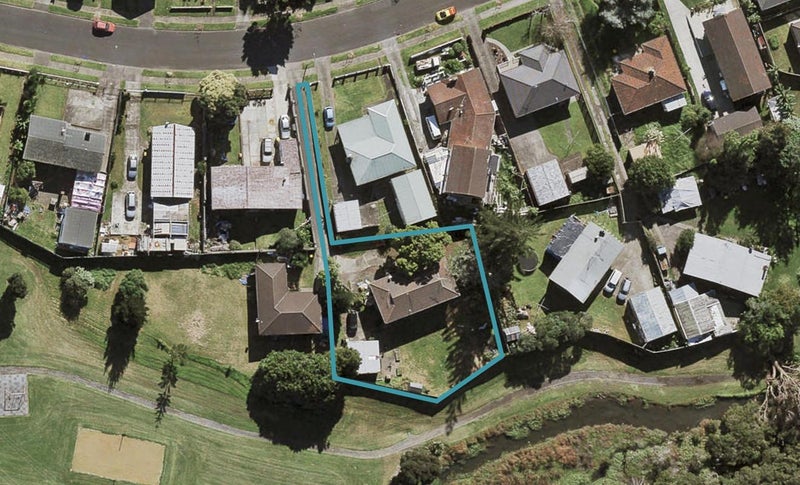 11 Lachlan Place, Favona, Auckland - Carousel 1