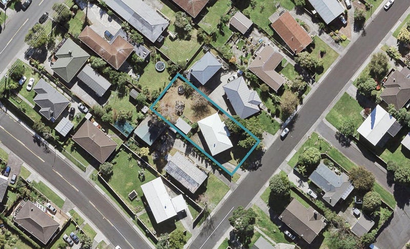 6 Patts Avenue, Glendene, Auckland - Carousel 1