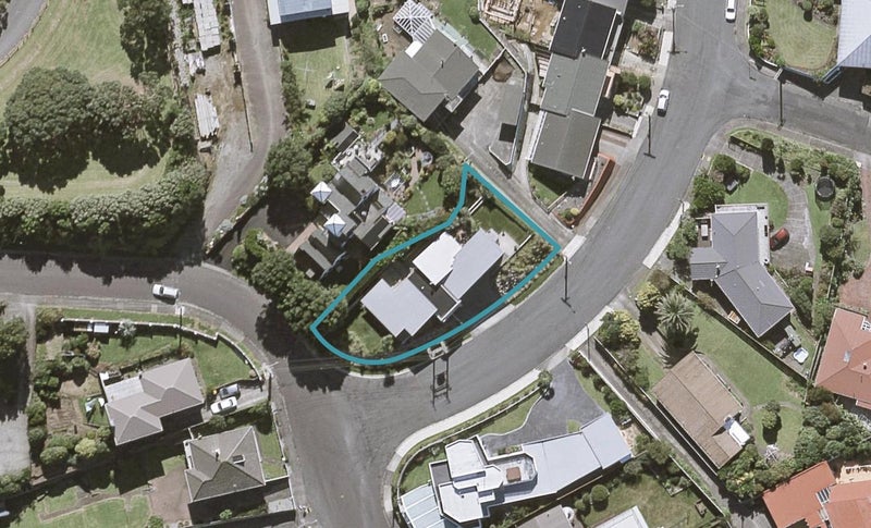 1 Findlay Street, Moturoa, New Plymouth - Carousel 1