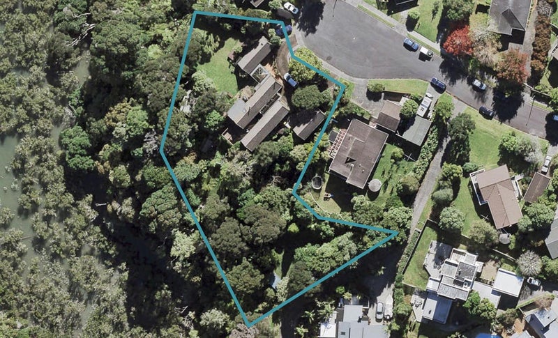 16 Awatahi Place, Greenhithe, Auckland - Carousel 1