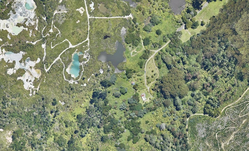 29 Hinganoa Drive, WHAKAREWAREWA, ROTORUA - Carousel 1