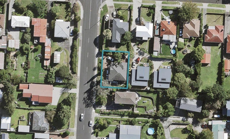 44 Captain Scott Road, Glen Eden, Auckland - Carousel 1
