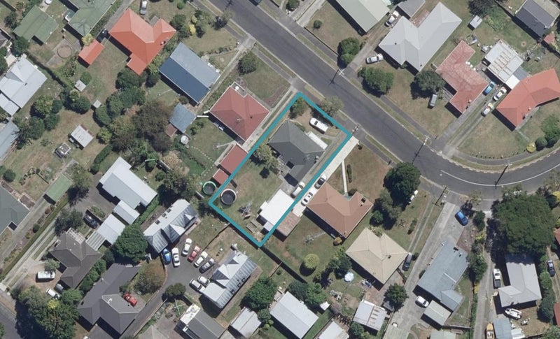 30 Liston Crescent, Hillcrest, Hamilton - Carousel 1