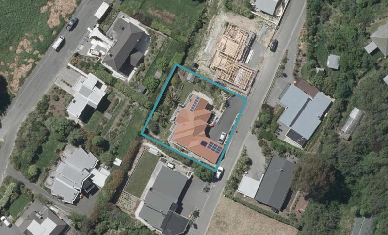 10 Tiroroa Lane, Huntsbury, Christchurch - Carousel 1
