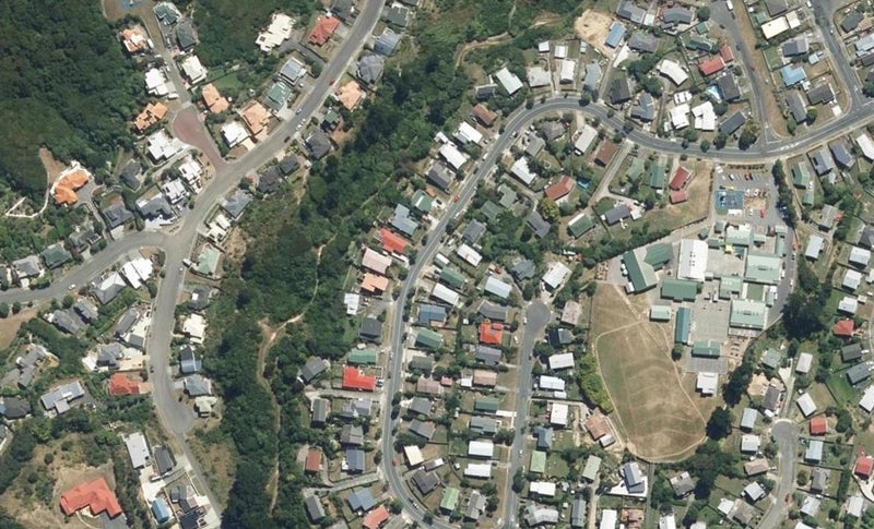 131 Conclusion Street, Ascot Park, Porirua - Carousel 1
