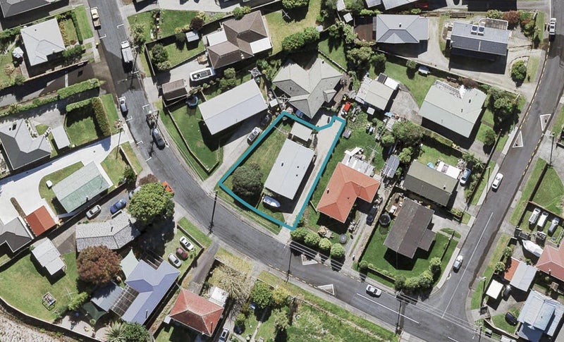 17 Titoki Street, Te Atatu Peninsula, Auckland - Carousel 1
