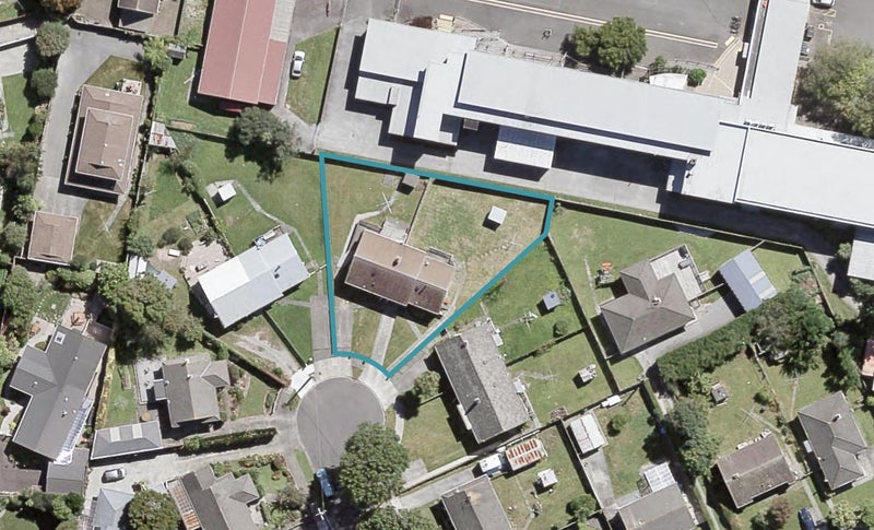 6 Burke Grove, Naenae, Lower Hutt - Carousel 1