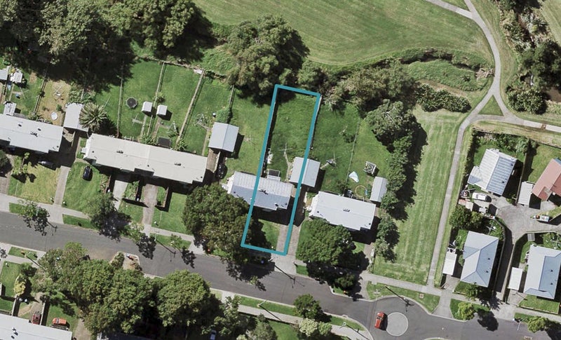 34 Maybury Street, Point England, Auckland - Carousel 1