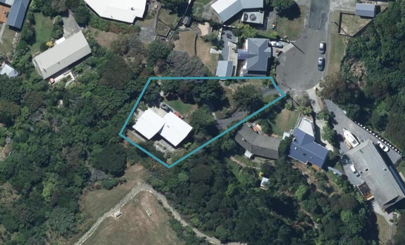 14 Makora Grove, Paremata, Porirua - Carousel 1