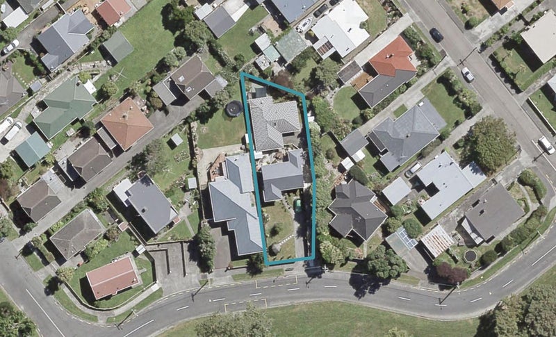 2/215 Riverside Drive, Waterloo, Lower Hutt - Carousel 1