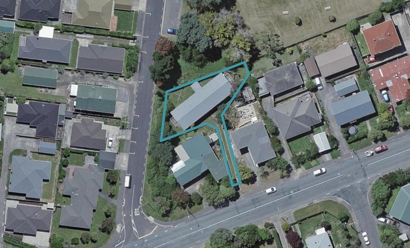 35A Horokiwi Road West, Newlands, Wellington - Carousel 1