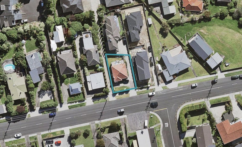 120 Coronation Road, Hillcrest, Auckland - Carousel 1