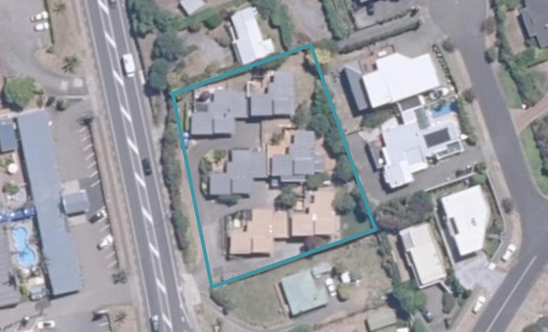 4/230 Lake Terrace, Waipahihi, Taupo - Carousel 1