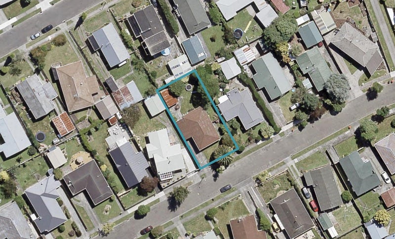 90 Pasadena Crescent, Totara Park, Upper Hutt - Carousel 1