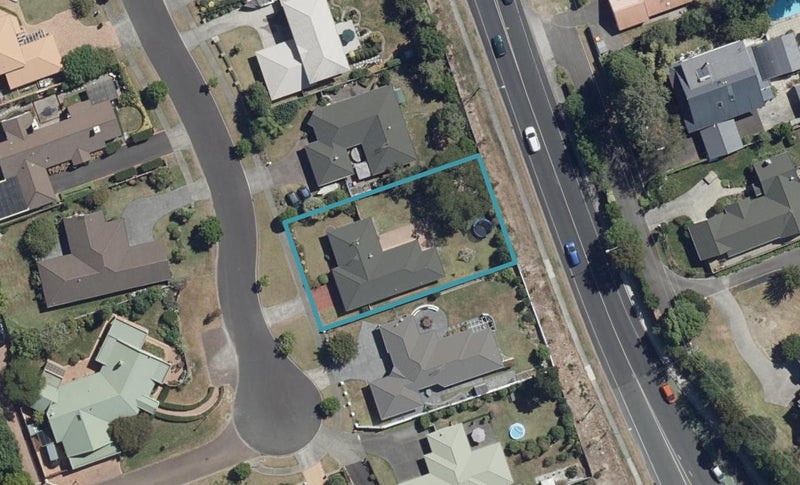 9 Fernwater Place, Flagstaff, Hamilton - Carousel 1