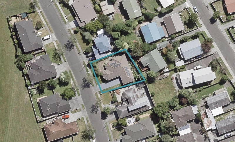 14 Clearwater Terrace, Brown Owl, Upper Hutt - Carousel 1