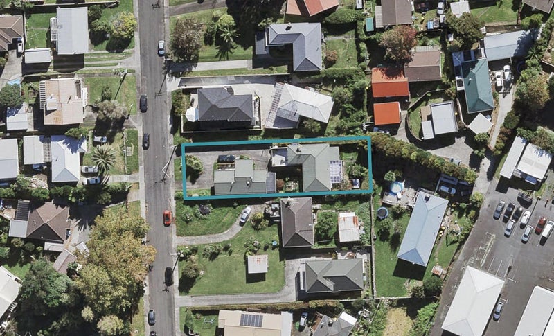 2/11 Sunnyfield Crescent, Glenfield, Auckland - Carousel 1