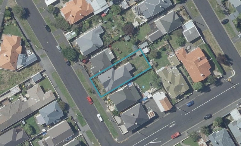 7 Nile Street, Saint Clair, Dunedin - Carousel 1
