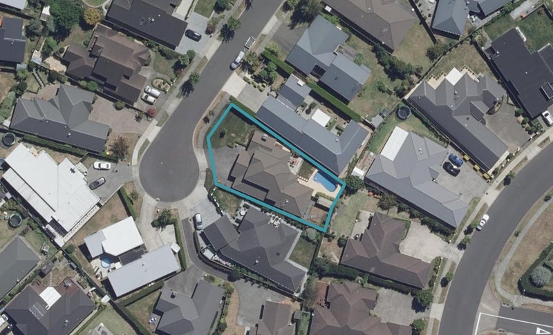 11 Winslow Court, Huntington, Hamilton - Carousel 1