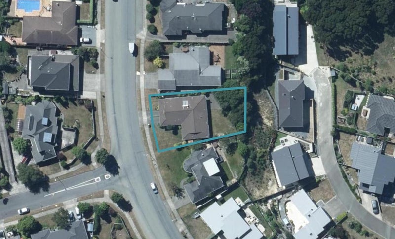 55 James Cook Drive, Whitby, Porirua - Carousel 1