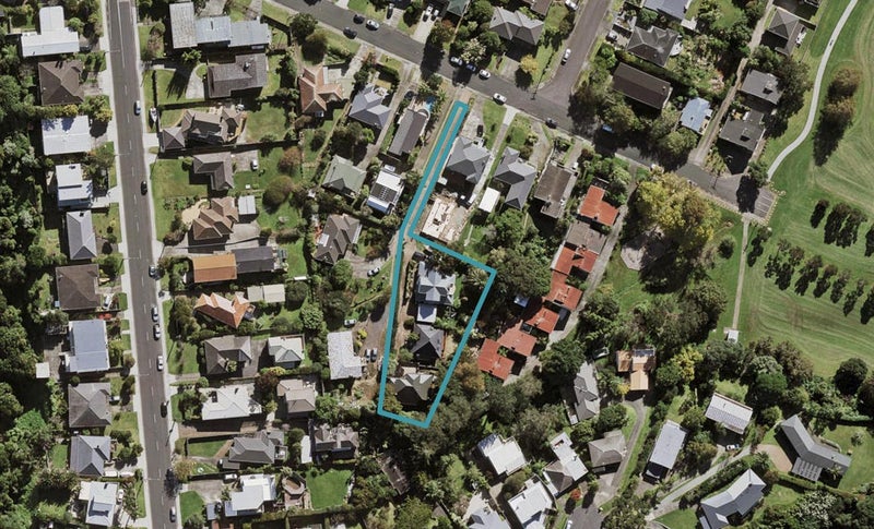 2/125 Exmouth Road, Northcote, Auckland - Carousel 1